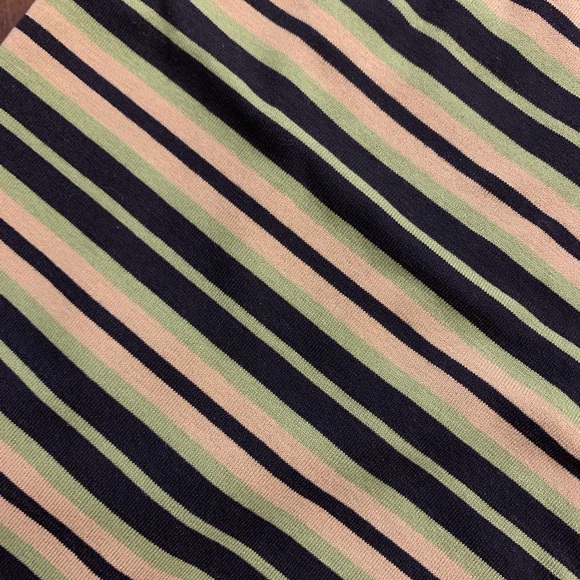 LuLaRoe Lynnae Long-sleeve T - Picture 2 of 5